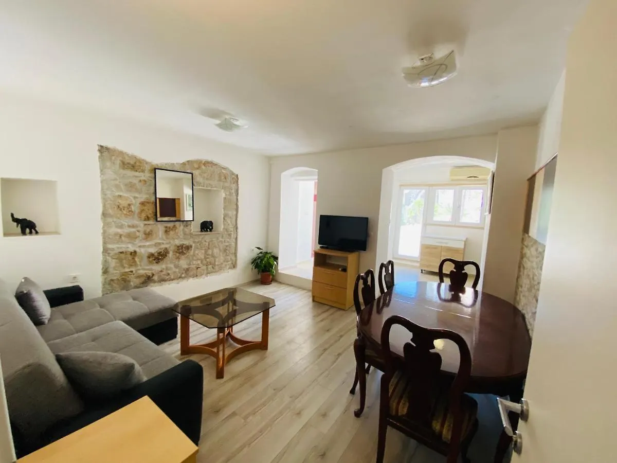Dalmata Garden Split Apartment 0*,